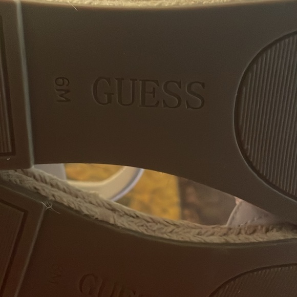 Guess shoes - Picture 4 of 4